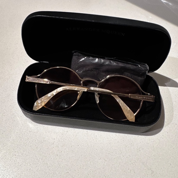 Sunglasses Alexander-McQueen LIGHT PINK main image 4